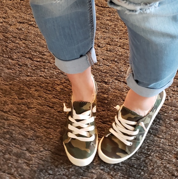 LAST PAIR GOING FAST 😱CAMO COMFORT SNEAKERS - Picture 5 of 6